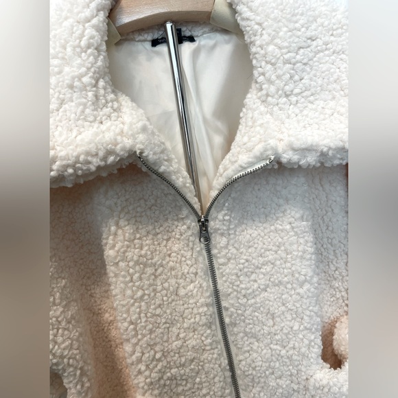 White Sherpa Coat - Picture 5 of 7